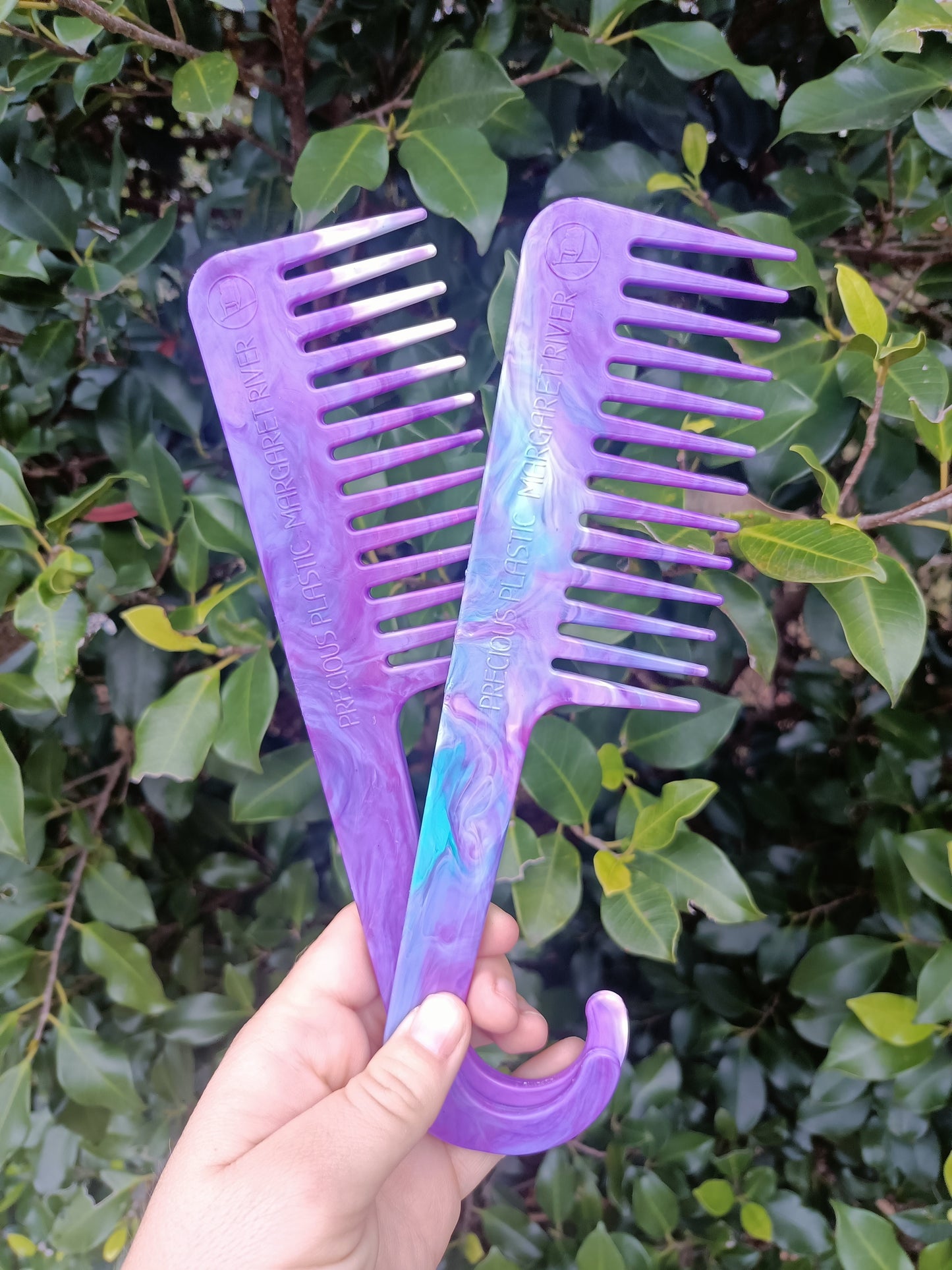 Recycled Plastic Hooked Shower Comb