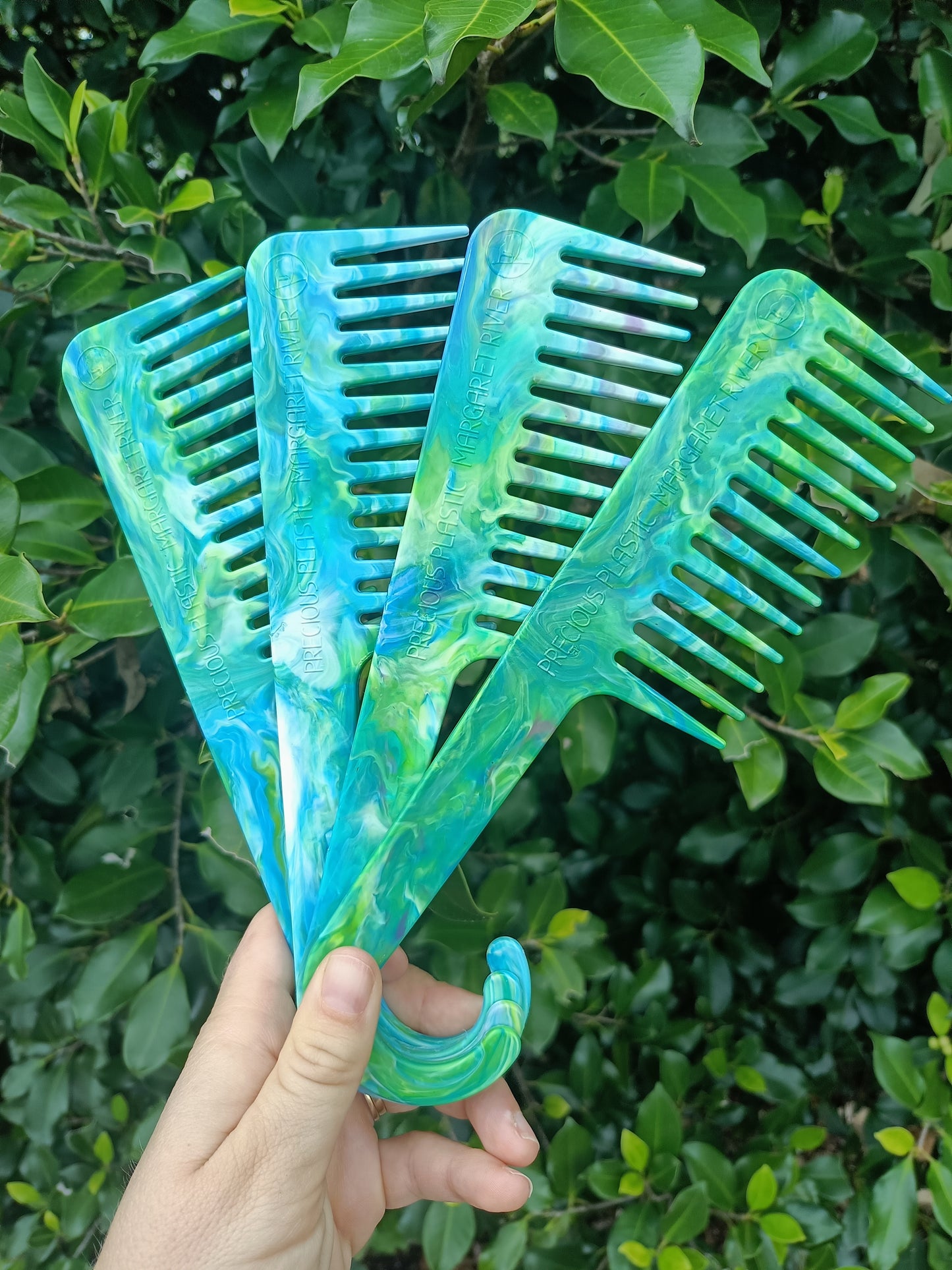 Recycled Plastic Hooked Shower Comb