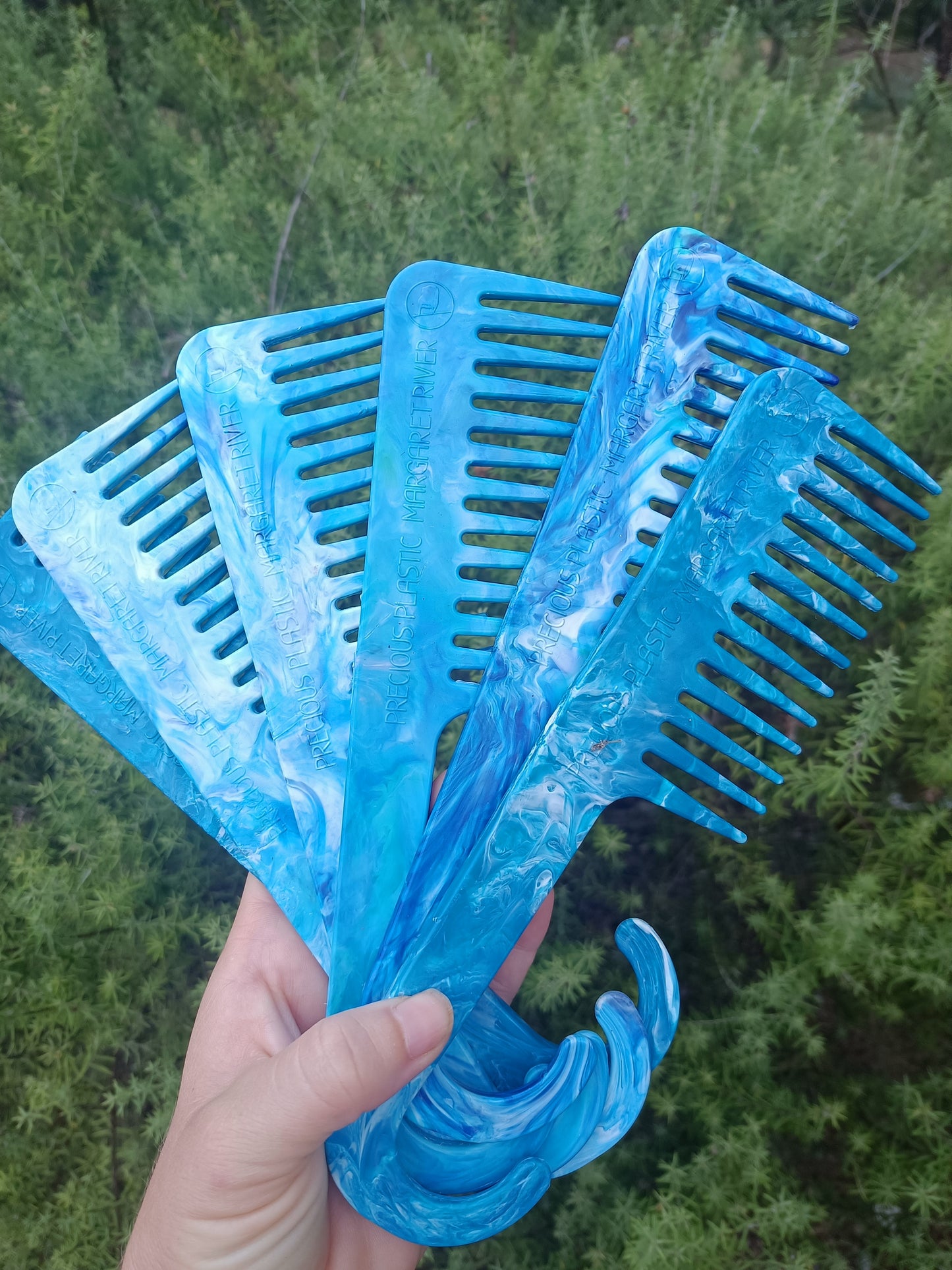 Recycled Plastic Hooked Shower Comb
